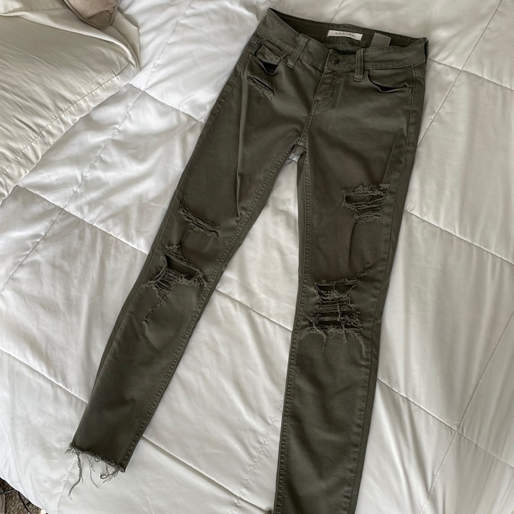 Low waisted ankle skinny jeans